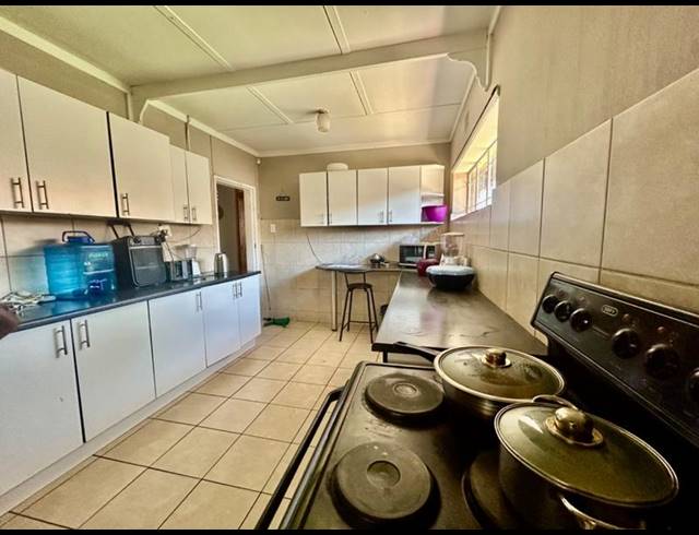 3 BEDROOM HOUSE FOR SALE IN VANDERBIJLPARK CE 2